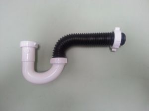 024.Flex Connector P-trap plastic 1-1/4kit, 1-1/2 drain