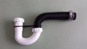 027.Flex Connector P-trap plastic 1-1/4kit, 1-1/2 brass drain 